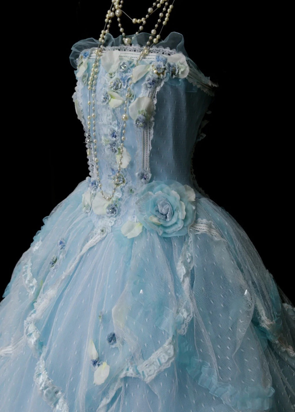 Elegant Strapless Pale Blue Long Prom Dresses Applique Tulle A-line Evening Dress Sleeveless Birthday Dress DP04925