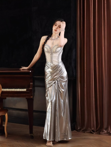 Sexy Champagne Long Prom Dress Sweetheart Sheath Evening Dress Sequins Metallic Satin Sleeveless Birthday Dress DP04960