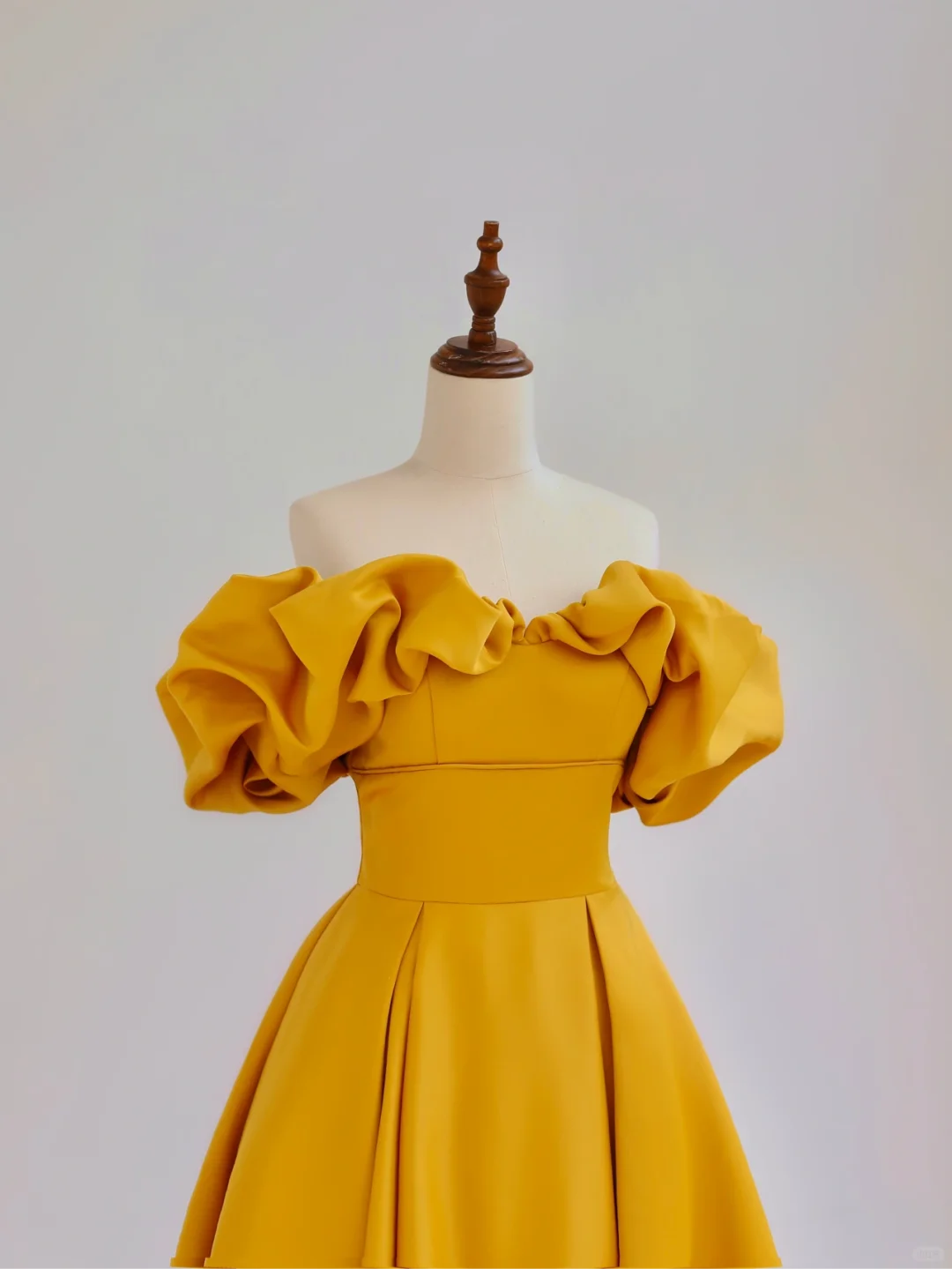 Elegant Glamour Ball Gown Off The Shoulder Short Sleeves Satin Yellow Prom Dress Party Dress Evening Dresses DP1506