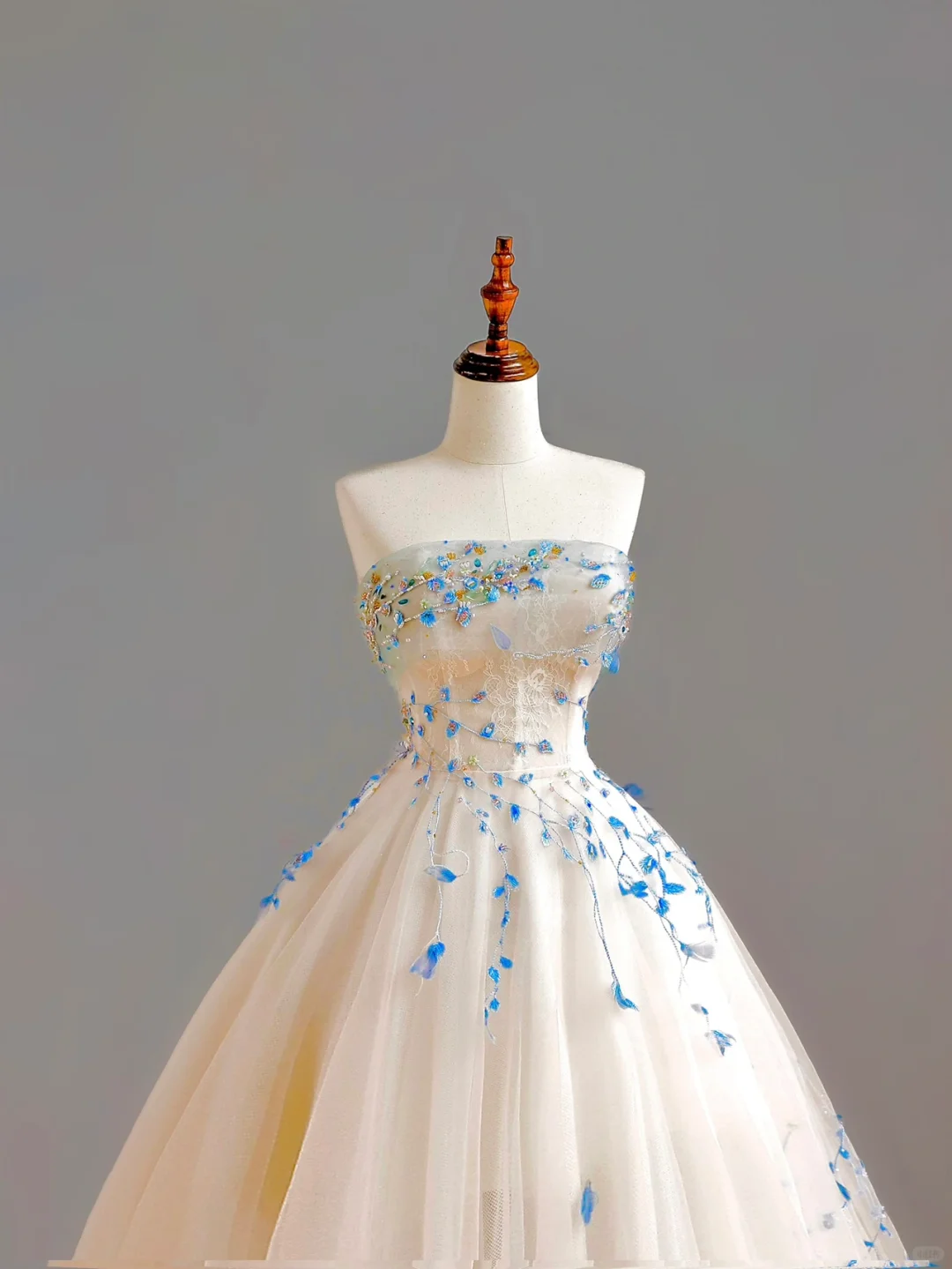 Elegant Glamour Ball Gown Strapless Blue Beads 21st Birthday Dresses Evening Gown Birthday Outfits Evening Dress For Women DP1534