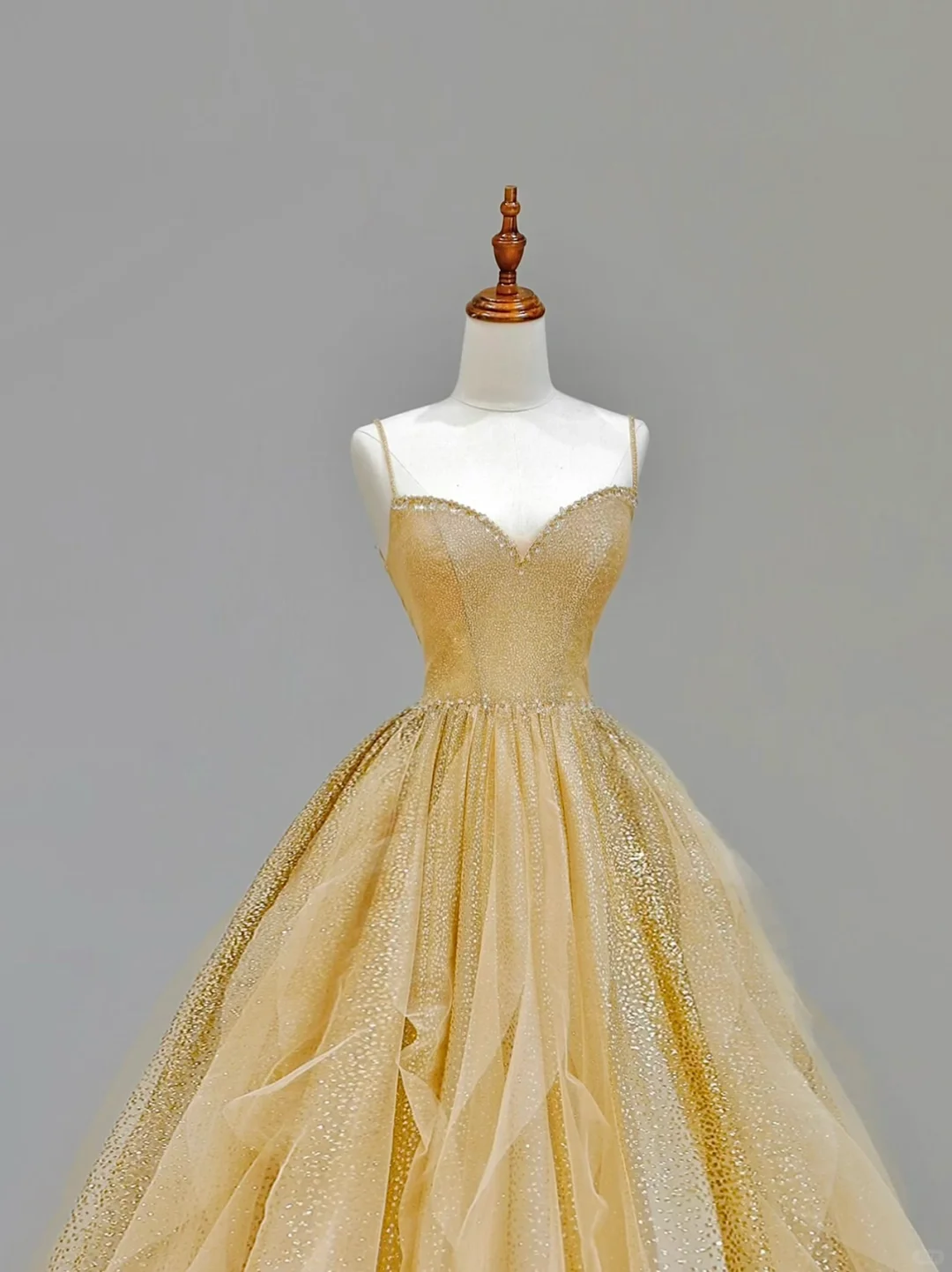 Elegant Glamour Ball Gown Spaghetti Straps Tulle Gold Long Prom Dress Party Dress Evening Dresses DP1538