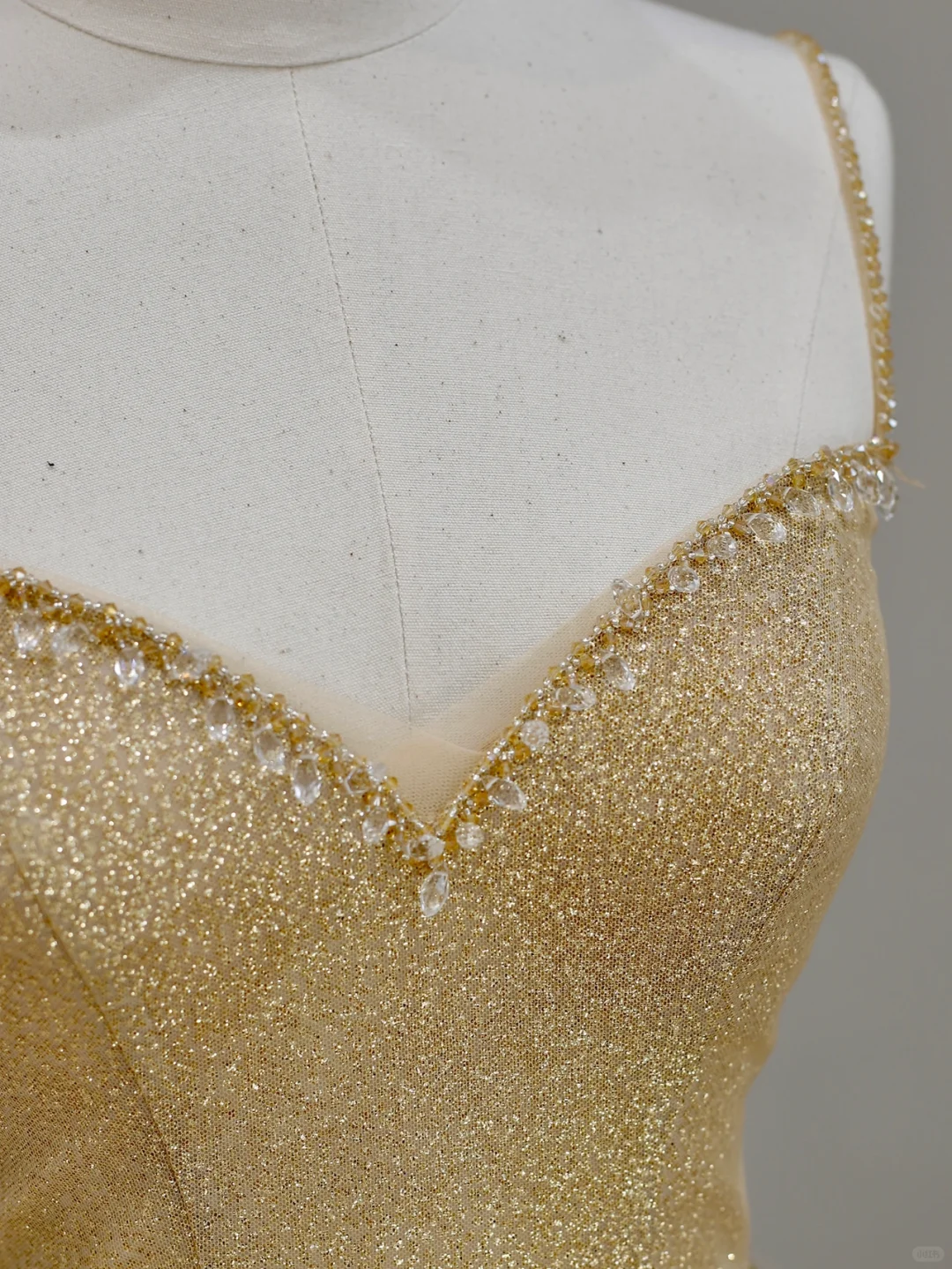 Elegant Glamour Ball Gown Spaghetti Straps Tulle Gold Long Prom Dress Party Dress Evening Dresses DP1538