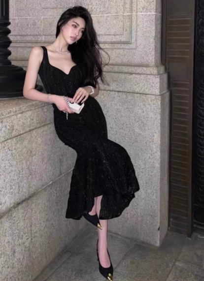 Stunning Mermaid V-neck Evening Gown Black Velvet Sequins Formal Dress Elegant Birthday Dress DP2806