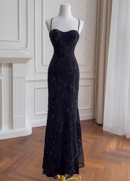 Elegant Spaghetti-Strap Sheath Chiffon Appliquéd Long Prom Dresses, Black Formal Evening Dresses DP3070