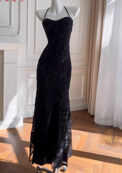 Elegant Spaghetti-Strap Sheath Chiffon Appliquéd Long Prom Dresses, Black Formal Evening Dresses DP3070