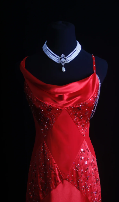 Vintage Spaghetti Strap Sheath Long Prom Dresses Satin Backless Red Evening Dress Beaded Sleeveless Formal Dresses DP3682