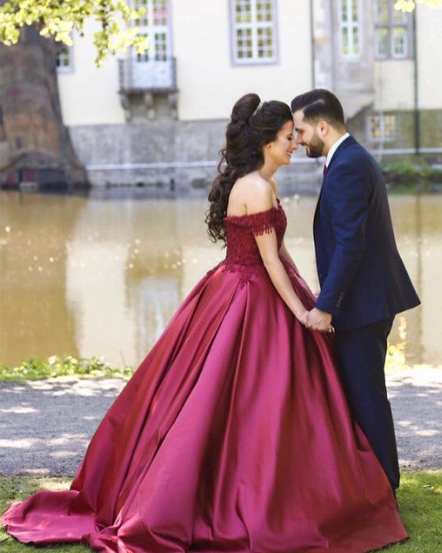 Delicate Lace V-neck  Off The Shoulder Satin Ball Gowns Wedding Dress