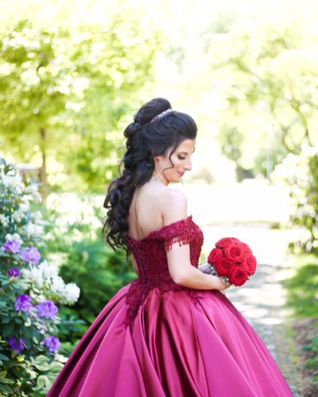 Delicate Lace V-neck  Off The Shoulder Satin Ball Gowns Wedding Dress