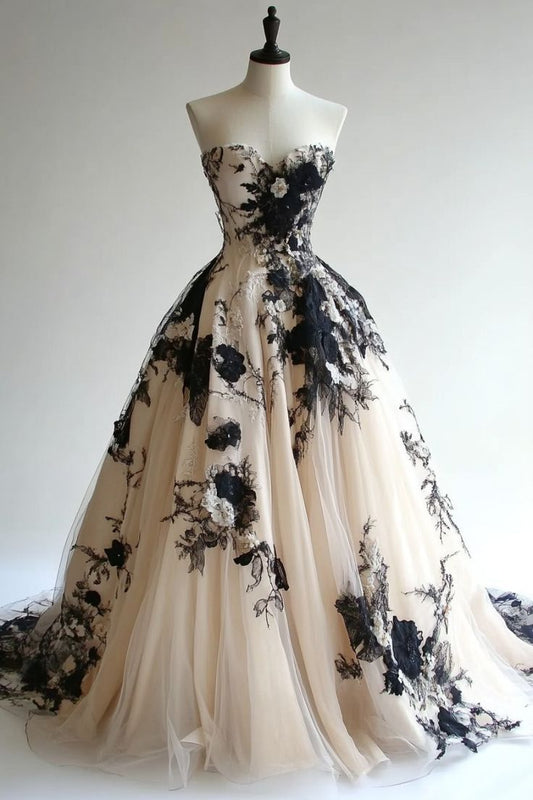 Light Champagne A-line Sweetheart Neckline Tulle Applique Wedding Dress, Vintage Long Ball Gown ED01330