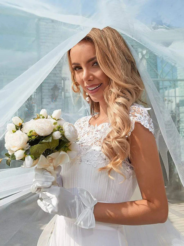 Aimishang Plain Pleated Chiffon Wedding Dress with Lace Decorations