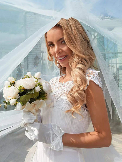 Aimishang Plain Pleated Chiffon Wedding Dress with Lace Decorations