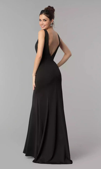 Elegant sleeveless V-neck sheer sheer slim fit perfectly outlines the curves of the hips, highlighting your graceful figure Prom Dresses