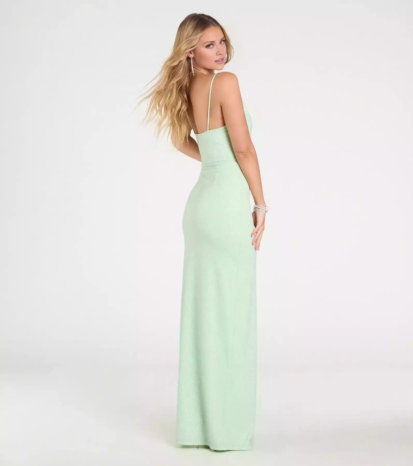 Elegant sleeveless hanging neck square back, fully knitted thin shoulder straps, high waist stitching, front high slit and floor Prom Dresses