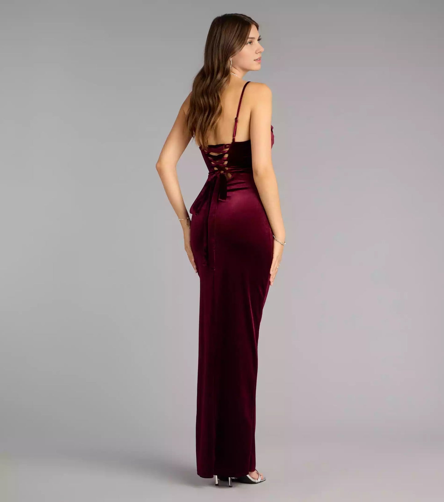 Enchanting velvet lining, knitted lining, heart-shaped neckline, pleated neckline, adjustable slim shoulder straps, Prom Dresses