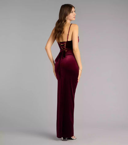 Enchanting velvet lining, knitted lining, heart-shaped neckline, pleated neckline, adjustable slim shoulder straps, Prom Dresses