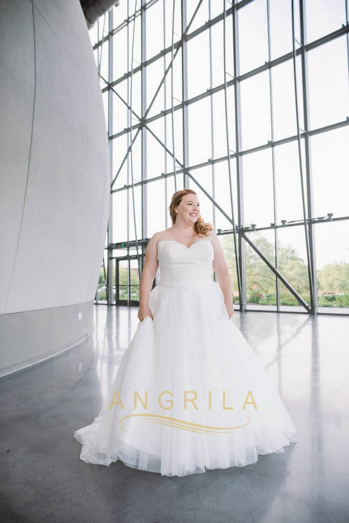 Sweetheart Lace Bodice Plus Size Wedding Dresses