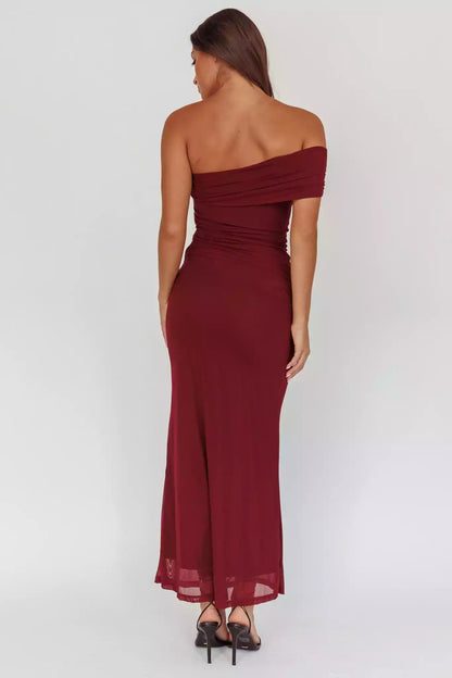 Fashionable single shoulder lining with pleated details at the waist and zippers on the sides Prom Dresses