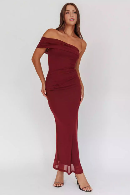 Fashionable single shoulder lining with pleated details at the waist and zippers on the sides Prom Dresses