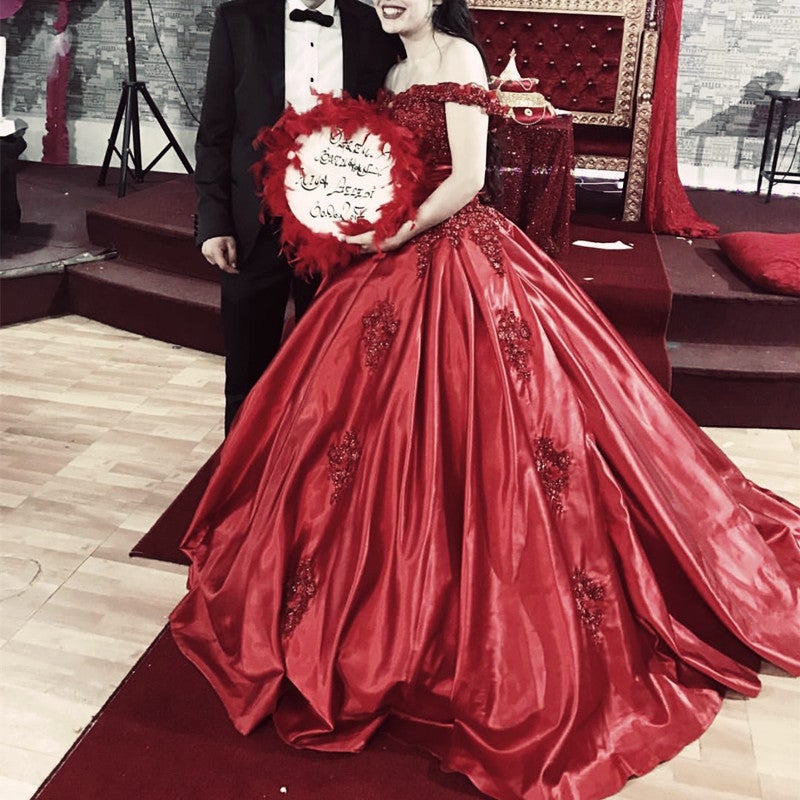 Gorgeous Lace Beaded V Neck Burgundy Ball Gowns Wedding Dresses Off Shoulder