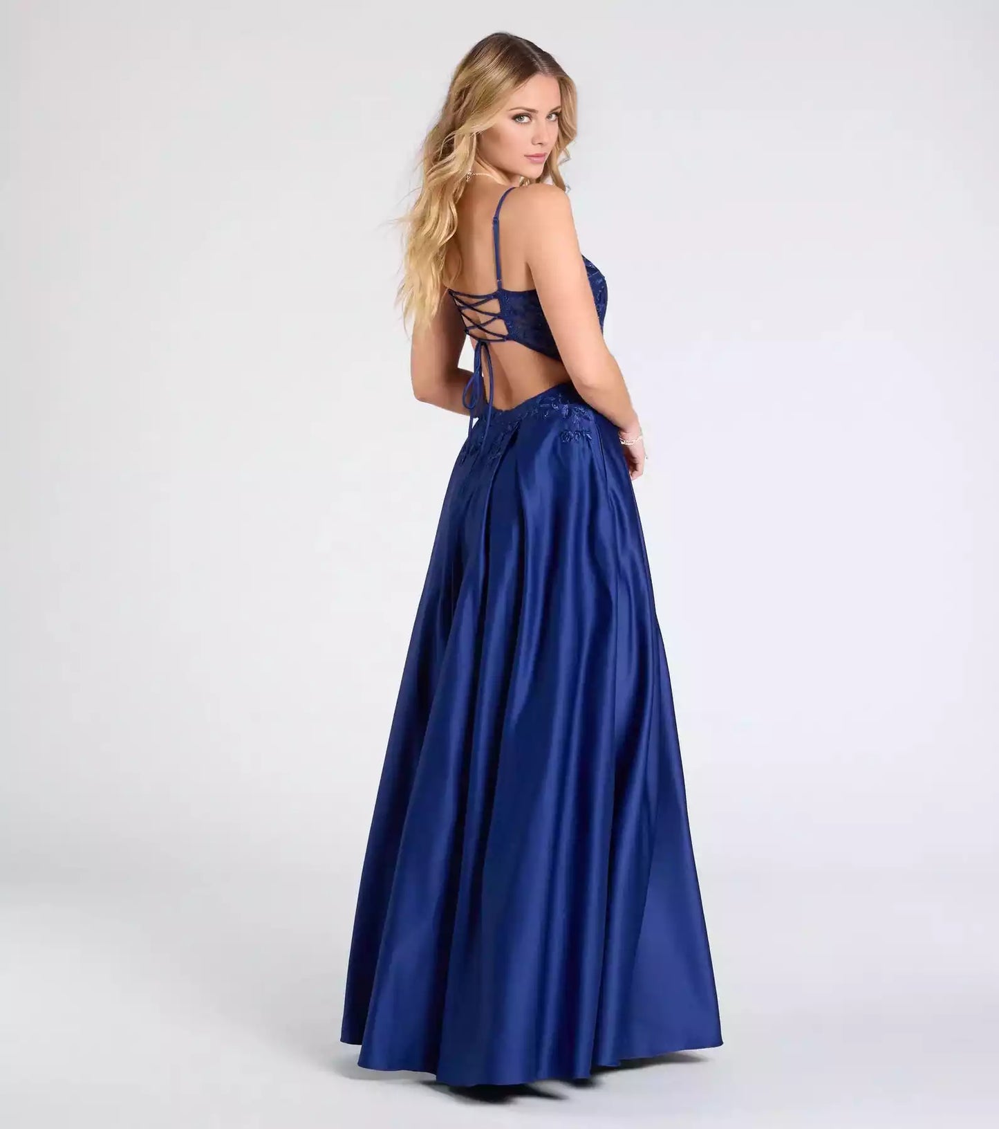 Gorgeous high-quality satin V-neck thin shoulder strap with lace up, hollowed out floral embroidery tight corset A-line and floor Prom Dresses