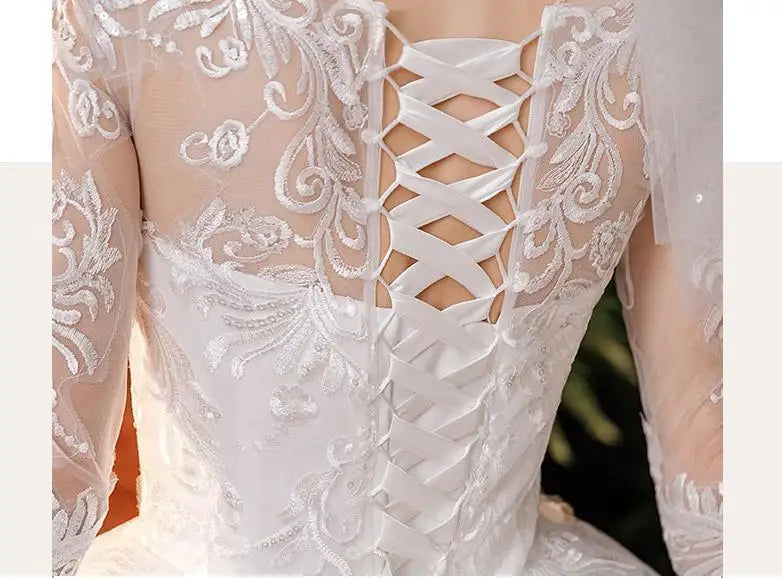 Luxury Big Sweep Train Wedding Dress Plus Size Lace Gown