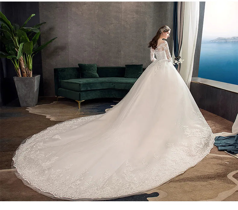 Vintage O Neck Full Sleeve Wedding Dress Lace Embroidery Gown