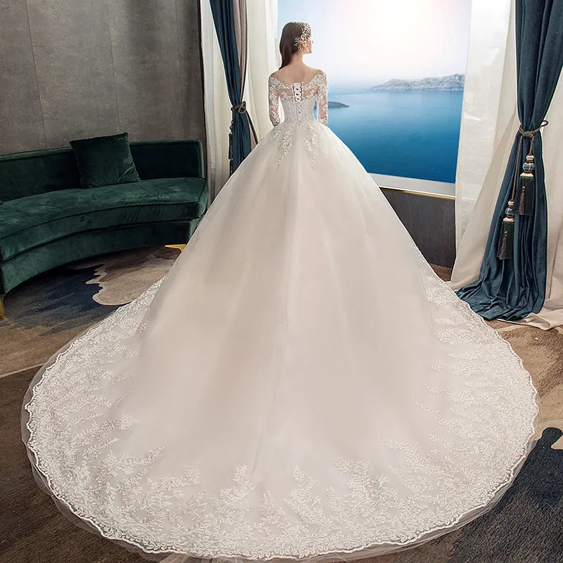 Vintage O Neck Full Sleeve Wedding Dress Lace Embroidery Gown
