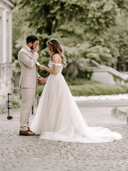 Wonderful Appliqued A-line Wedding Dresses Tulle Gowns Floor Length Beautiful