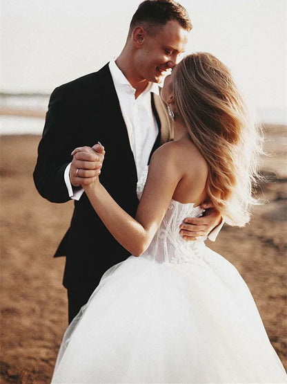 Sweetheart Tulle Wedding Dresses A-line Bridal Gowns With Appliques Beautiful Wholesale