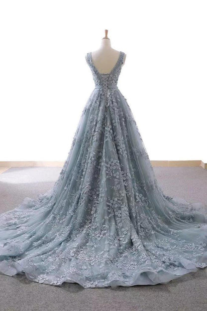 V-neck Appliques Lace Wedding Dresses with Chapel Train