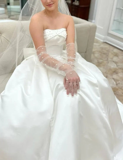 White Strapless Bow-Back Pearls A-Line Wedding Dress Off Shoulder Charming No With Wedding Veil And Gloves