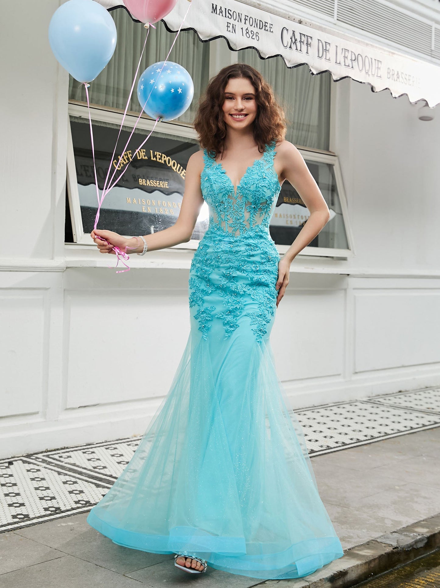 V-neck Appliqued Sheer Corset Mermaid Dress Spa