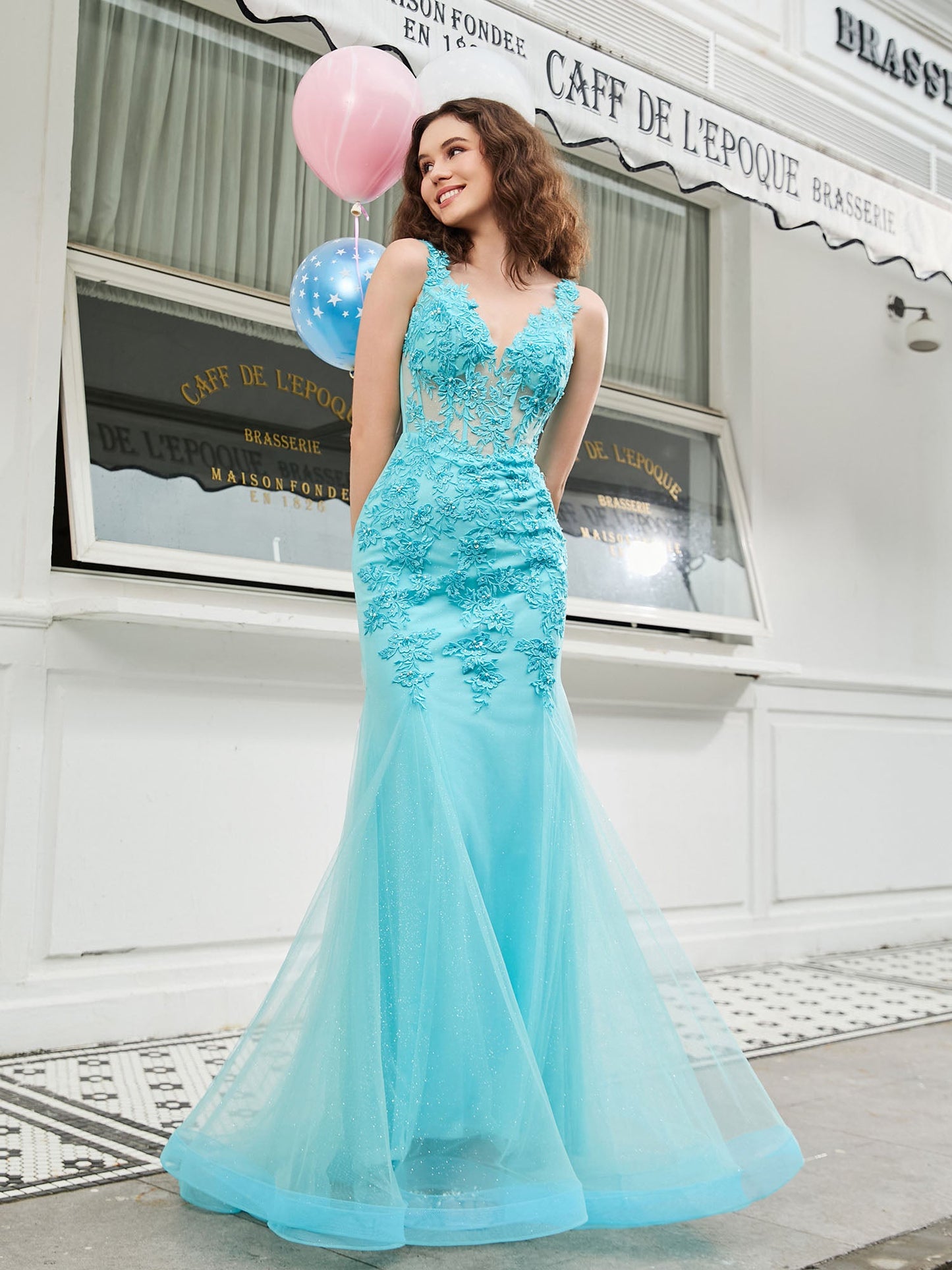 V-neck Appliqued Sheer Corset Mermaid Dress Spa