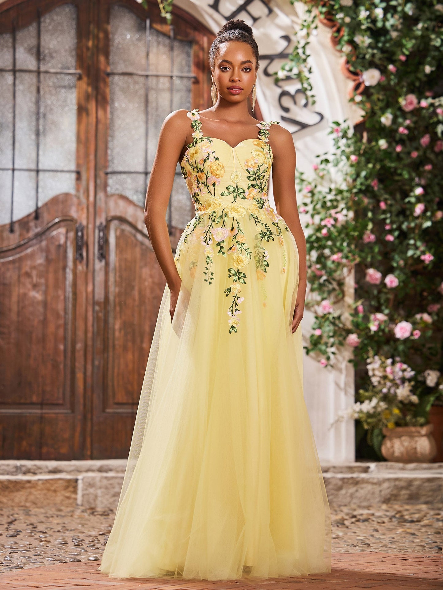 Floral Floor-length Appliqued Sweetheart Tulle Gowns Daffodil