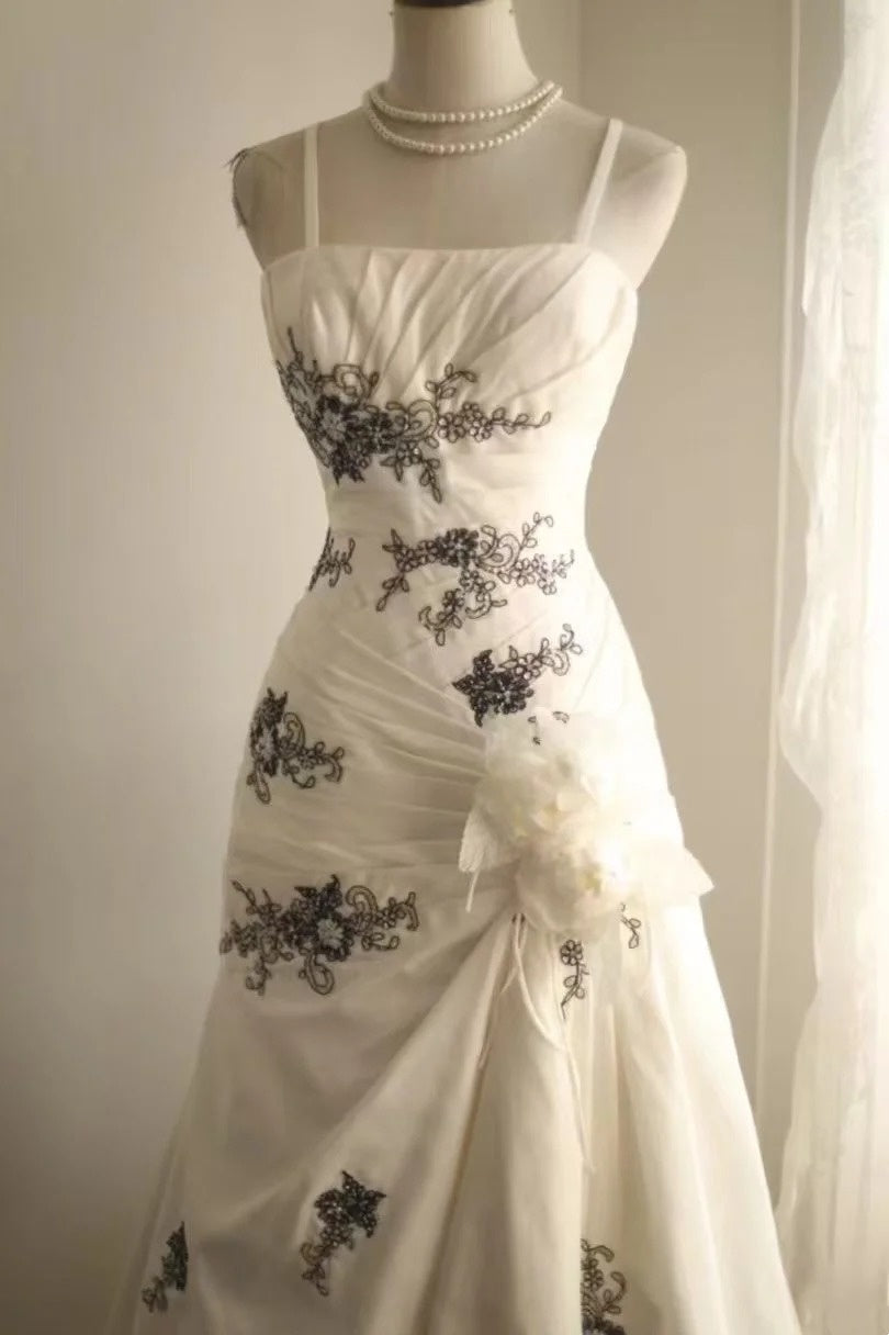 girlhomeshops-wedding dress Sleeveless White Embroidered  tulle  Train A - line dress, Retro Elegant Evening Dress  gh5829