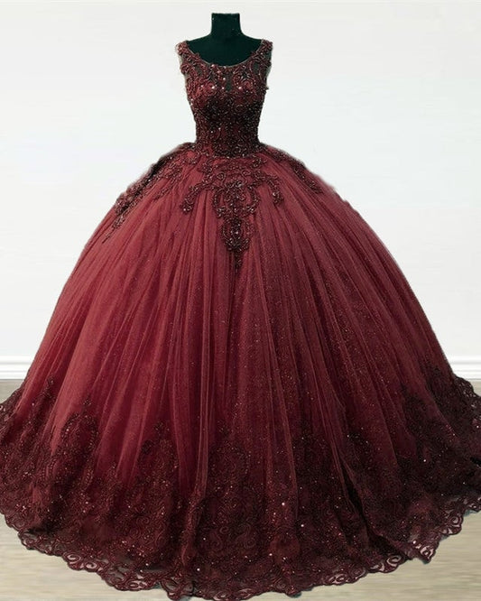 Lace Appliques Ball Gown Scoop Neck Dresses