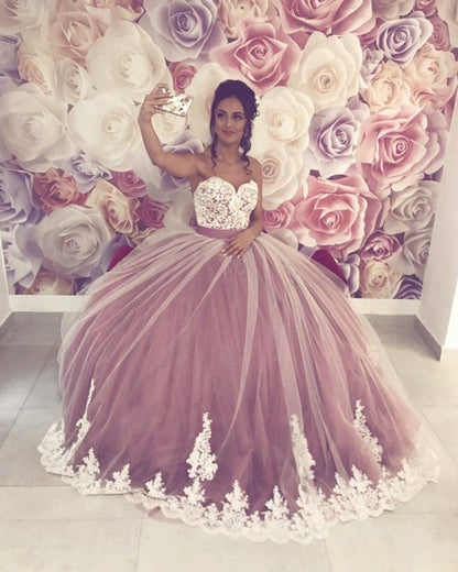 Lace Appliques Sweetheart Tulle Ball Gowns Wedding Dresses
