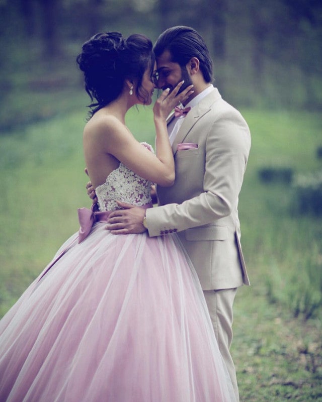 Lace Appliques Sweetheart Tulle Ball Gowns Wedding Dresses