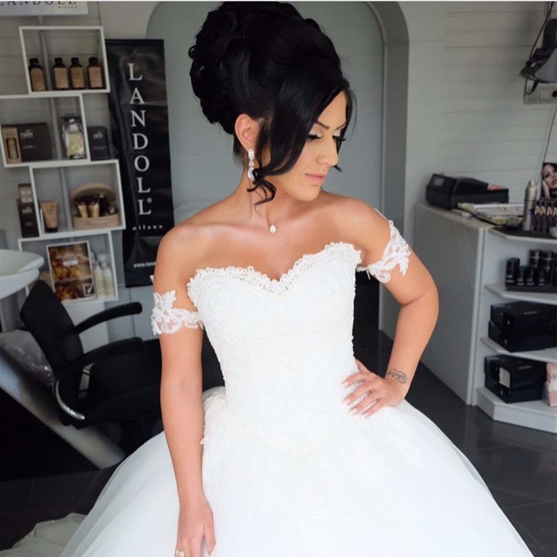 Lace Appliques Sweetheart Tulle Wedding Ball Gown Dresses With Removable Straps