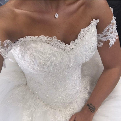 Lace Appliques Sweetheart Tulle Wedding Ball Gown Dresses With Removable Straps