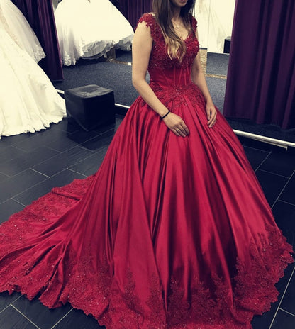 Lace Appliques V-neck Chapel Train Satin Ball Gowns Quinceanera Dress
