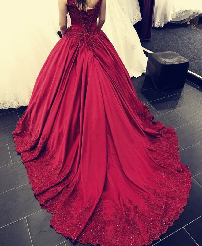 Lace Appliques V-neck Chapel Train Satin Ball Gowns Quinceanera Dress