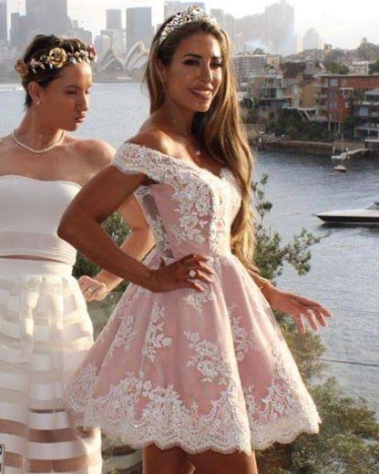 Lace Appliques V-neck Off Shoulder Homecoming Dresses