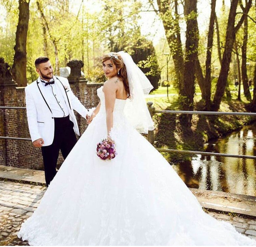 Lace Flowers Sweetheart Tulle Ball Gowns Embroidery Wedding Dresses