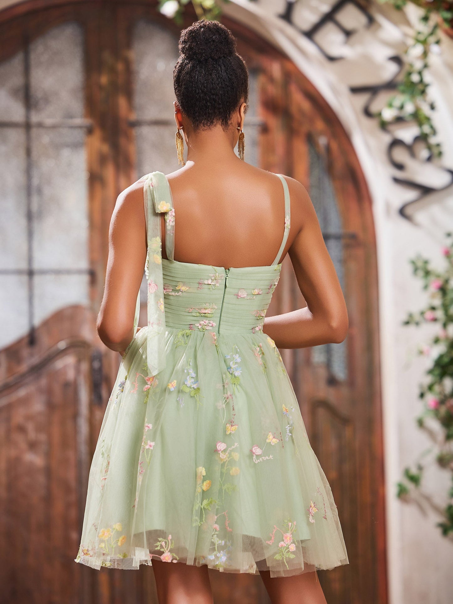 Appliqued Sweetheart Knee-length Sleeveless Dresses with Bow Dusty Sage