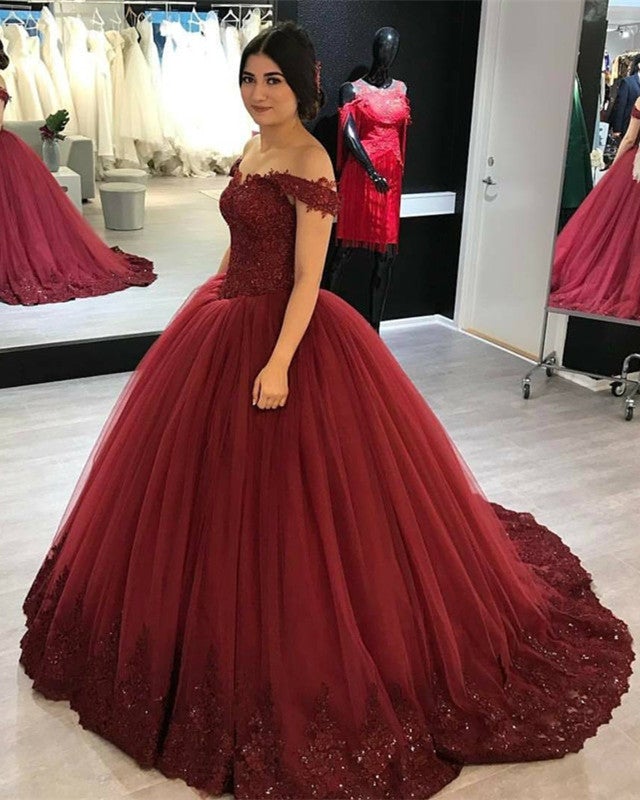 Lovely Lace Appliques V-neck Off Shoulder Tulle Wedding Dress Ball Gowns