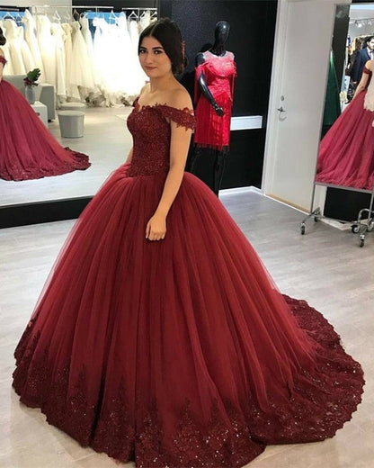 Lovely Lace Appliques V-neck Off Shoulder Tulle Wedding Dress Ball Gowns