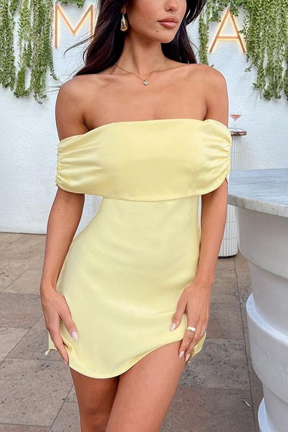 Elegant Yellow Off-Shoulder Satin Short Homecoming Cocktail Party Dress