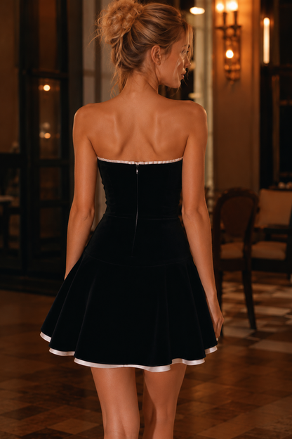 Modern Strapless Little Black Dress A-Line Homecoming Dress