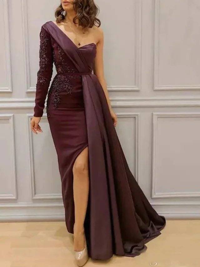 Sheath / Column Mother of the Bride Dress Elegant Sexy One Shoulder Sweep / Brush Train Lace Satin Long Sleeve with Appliques Split Front - RongMoon